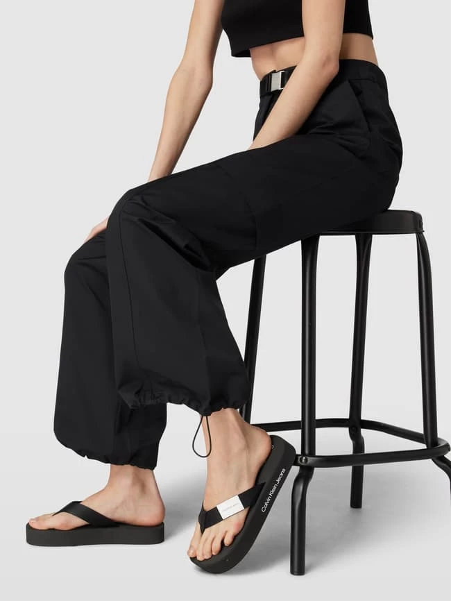 Calvin Klein Jeans Zehentrenner Mit Label-Details Modell 'FLATFORM' - Schwarz 3 Calvin Klein Jeans Zehentrenner Mit Label-Details Modell 'FLATFORM' - Schwarz