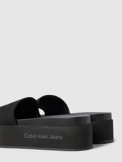 Calvin Klein Jeans Slides Mit Plateausohle - Schwarz 9 Calvin Klein Jeans Slides Mit Plateausohle - Schwarz -Schuh Traum 715j8khg6tajck1la944ugpg6p0kski1ap2lch1ladb42dq86934kd1m9l84sk2d6h4jiiqe8pb58ihn6h3jadhk6gpmad31ckojgp1k68qj8e1l60qm4d9k71gjgcpg6lhmap8