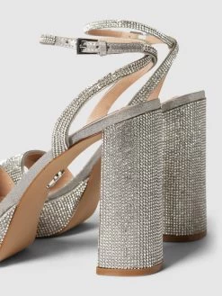 Steve Madden Sandaletten Mit Zierbesatz Modell 'LESSA' - Silber 9 Steve Madden Sandaletten Mit Zierbesatz Modell 'LESSA' - Silber -Schuh Traum 75b4ocqda16j2di1al742h2j8h0kqea58opkil1k699kcdqb6h3kiha4854kag9g65248g9i88sl4gab9go62phgccpm4e1mcdgm4e9k6sq30eb2ckp3gp31ckp62p1h70r3iog