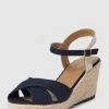 Tom Tailor Wedges Mit Label-Detail Modell 'Basic' - Marineblau 1 Tom Tailor Wedges Mit Label-Detail Modell 'Basic' - Marineblau -Schuh Traum 8h938li7ah74gcqk8gpl8c9g75b3gh1i752kuk9n9sqked2168s3ahihap9kcdid91b4akpi8cojij2lal3jaob1ckqm8dpi70sj8opk75i32e3160q3goplc4s38cr460p6ae0