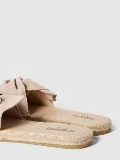 Espadrij Pantolette Mit Knoten-Detail - Beige -Schuh Traum 8l94agiba0q30h2d6h0j0e2m8kqkmdaia59j8e1p8924mc2790skkh9pap7k6da394s3eha5ags5chqg853j8e35c8qmcp9kcko62o9k60p32e35cdgm8or6coq3ce1mc9im8c0