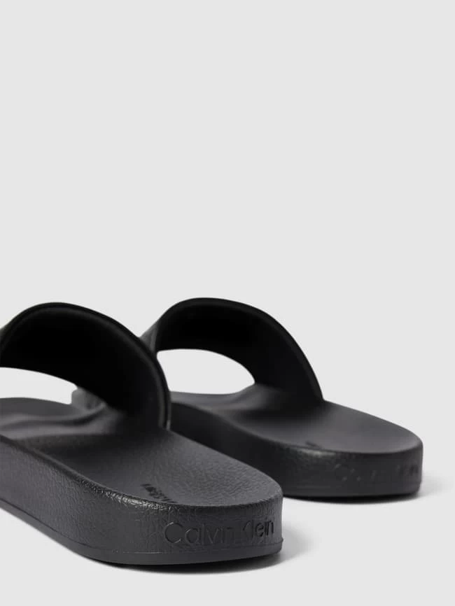 Calvin Klein Underwear Slides Mit Allover-Muster Aus Monogrammen Modell 'POOL' - Schwarz 5 Calvin Klein Underwear Slides Mit Allover-Muster Aus Monogrammen Modell 'POOL' - Schwarz – Bild 3