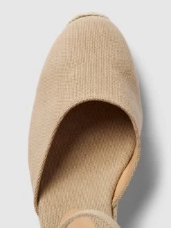 Castañer Wedges Mit Dornschließe Modell 'CAROL' - Sand 10 Castañer Wedges Mit Dornschließe Modell 'CAROL' - Sand -Schuh Traum ako44k1m899kal9p6p64mh238dak4ji4ap53eji168ol0da968q56dah9l24ugag6ssjgga99p4k4ihk9so3cchpc9im6d9k69j32cpk68pj0e1h6th36e9lchgj8e1pc8ojge8