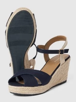 Tom Tailor Wedges Mit Label-Detail Modell 'Basic' - Marineblau -Schuh Traum ap5lae296d0k8jim8hak4khk692jcd9l8h2j0ciia9858i2j64s3gki58h136c286h5j4ipl9d7kkkqi6go32php60qjee9pcgq62o9k6cr3cohk68qmacpockpjgcpl6hj64c0